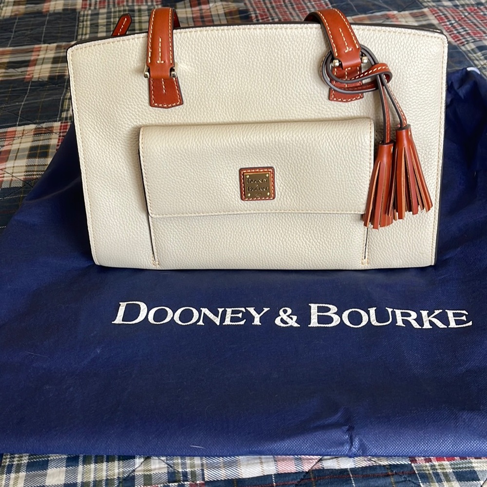 DOONEY and Bourke shoulder bag. Like new with dust bag. Style R2175 BO